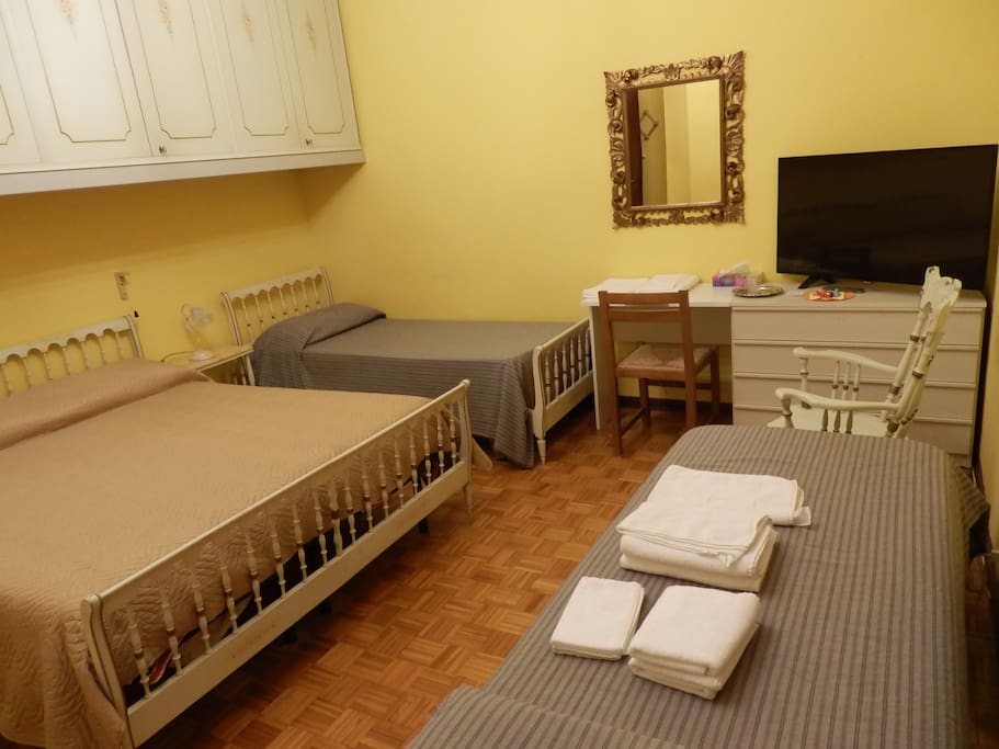 Yellow room