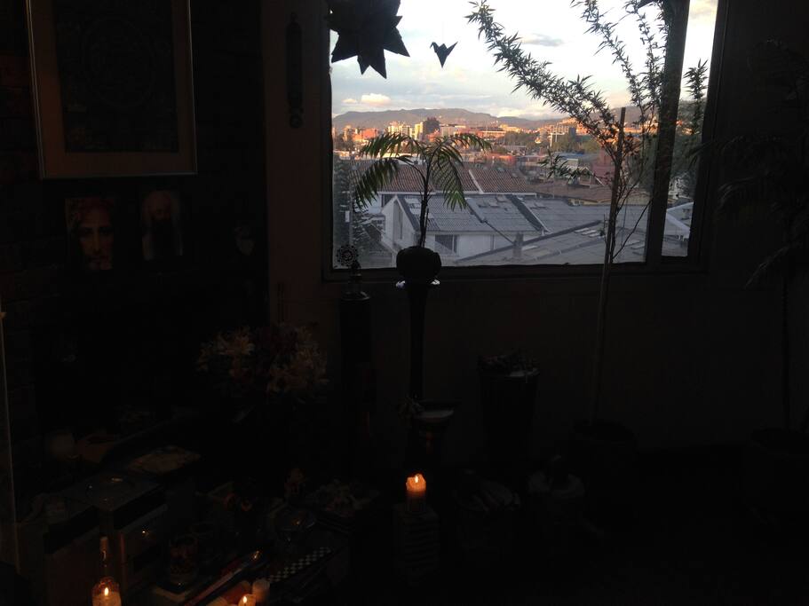 vista hacia la calle, desde la sala.
view from the living room to hte street