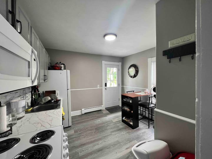 Furnished Room For Rent. #2 - Massachusetts