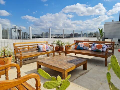 ★ Spacious 4BD Penthouse | Stunning Views