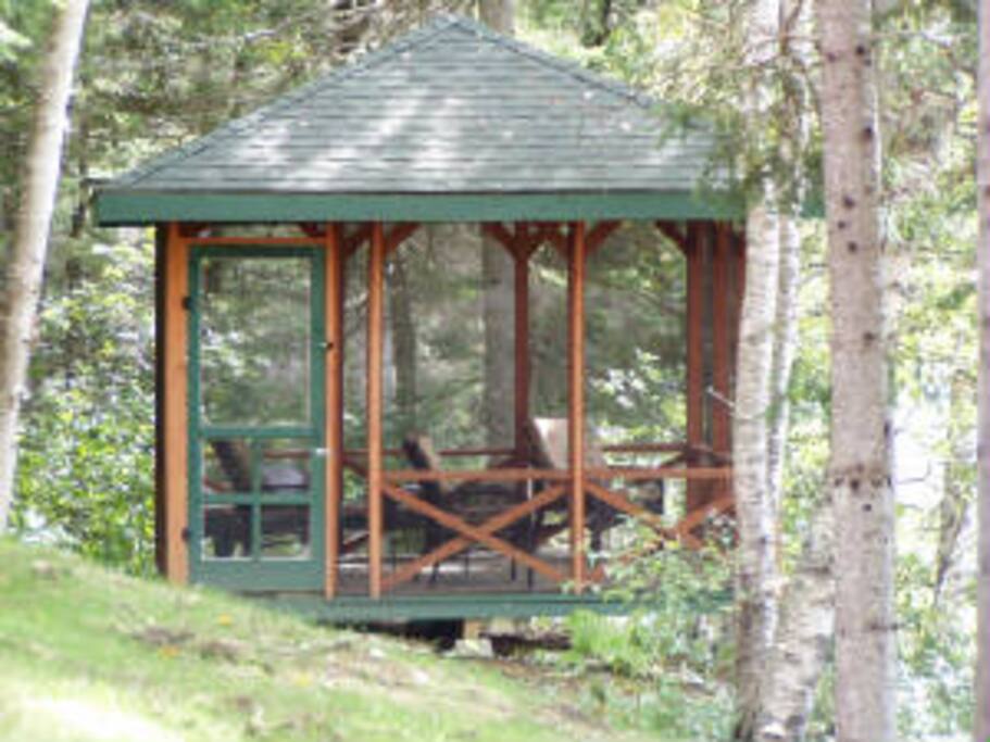 Screen House