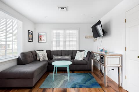 Ground Floor Apartment Steps from Hyannis Main Street