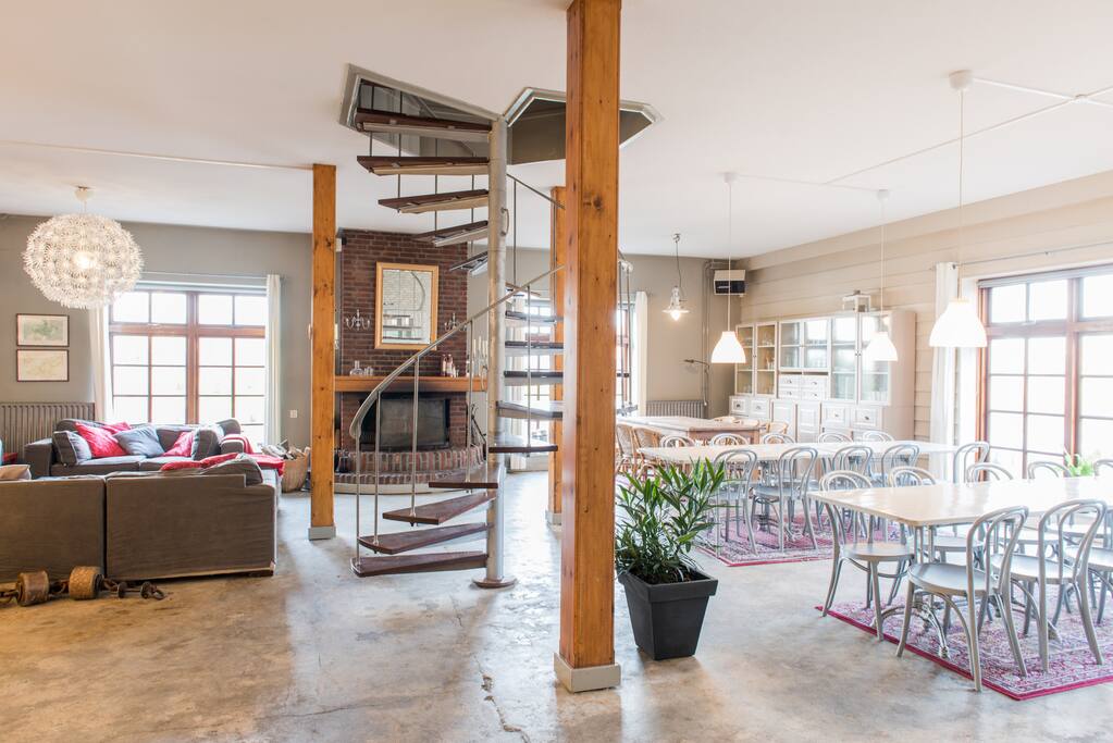 Lounge area
