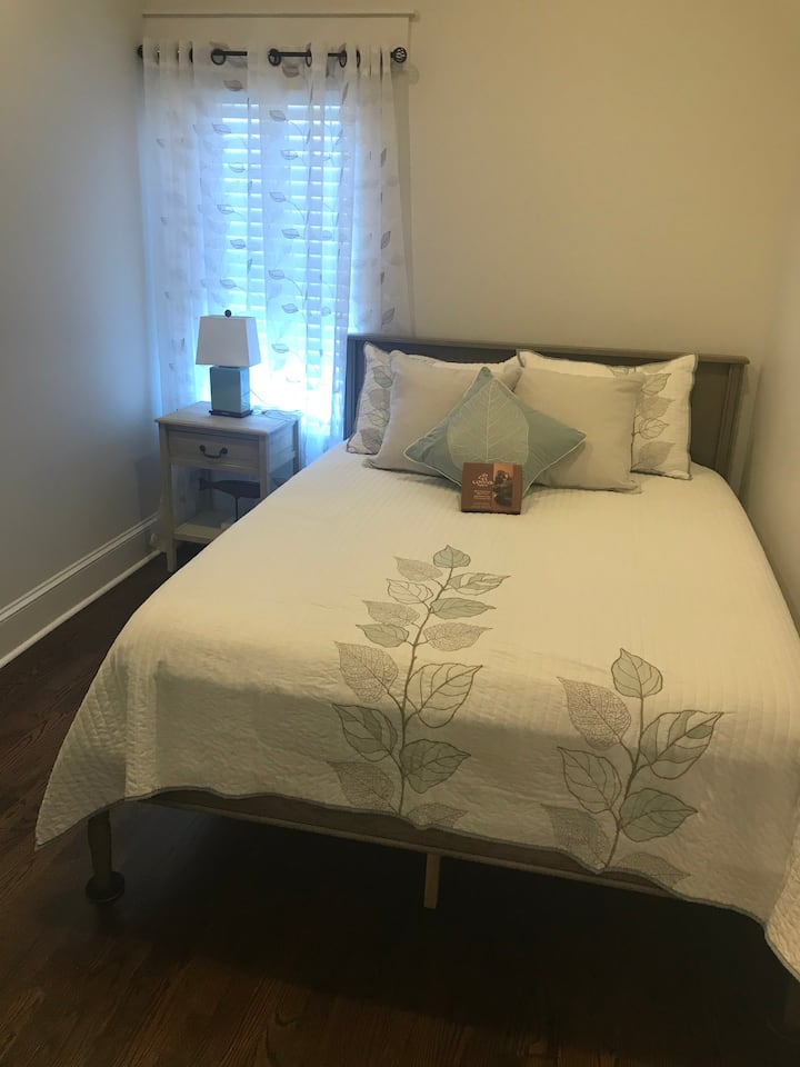 bedroom 2 with queen bed