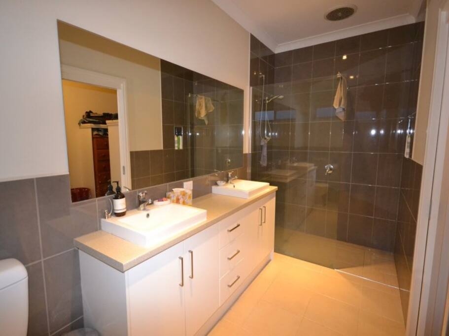 Ensuite