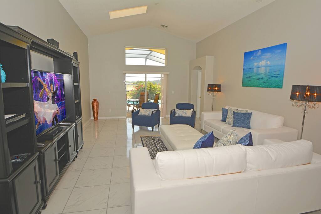 Couch, Furniture, Bed, Bedroom, Indoors