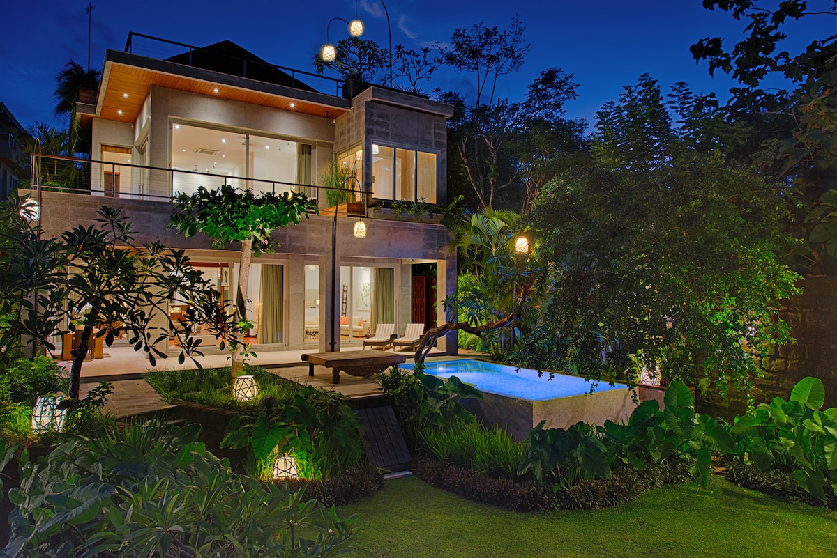 The Luxe — photo 1