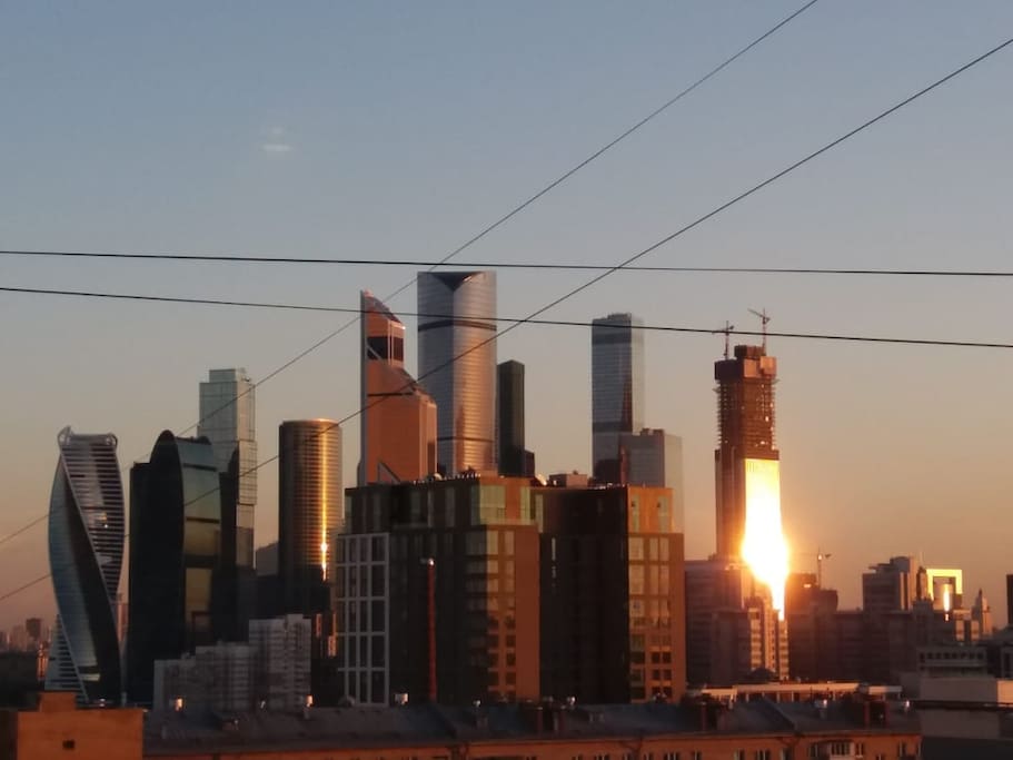 Потрясающий вид из окна на "Москва-Сити"
