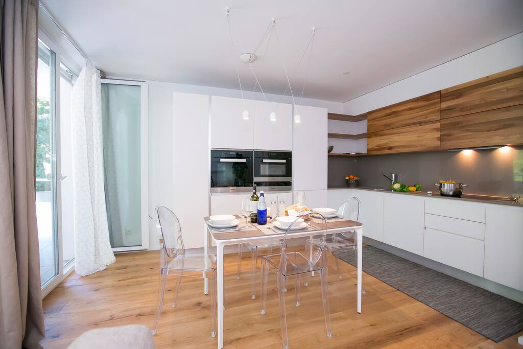 Kitchen area - dishwasher available