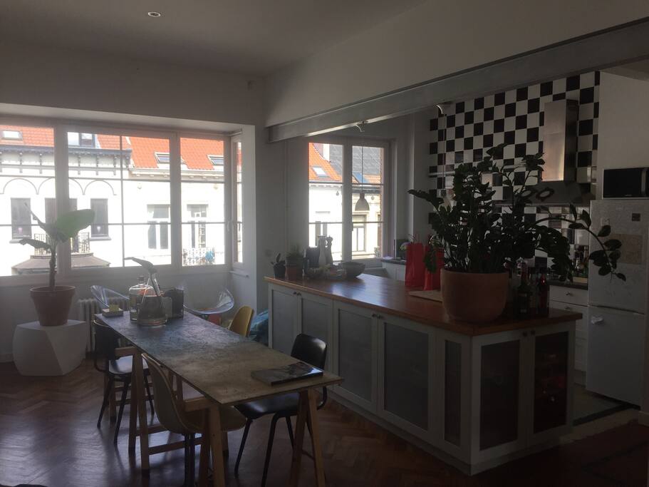 Open planned kitchen-diner