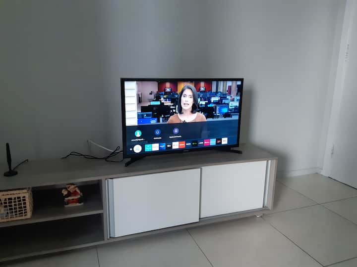 Televisión inteligente 32 da Samsung. Todo para tu comodidad y placer.