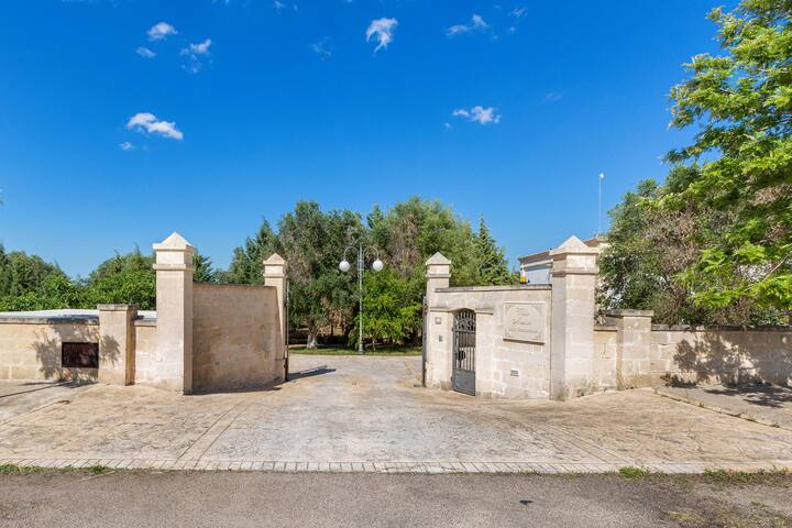 Villa Medici alla Macchia by Perle di Puglia