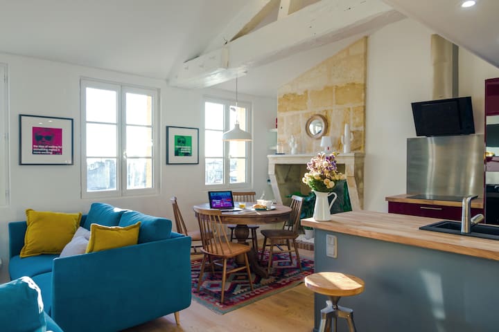 Charming 2-bed. flat in historical center