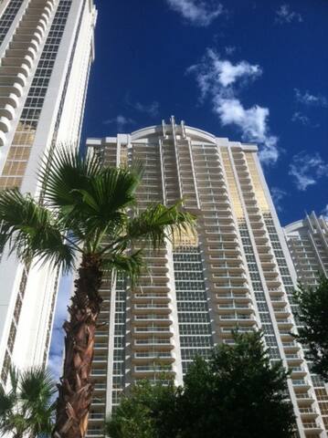MGM Signature 2 BR Sleeps 8-No Cleaning Fee gallery image 2