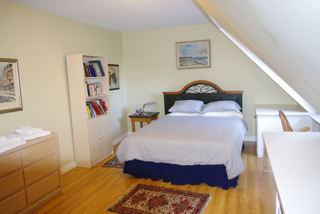 Front large bedroom