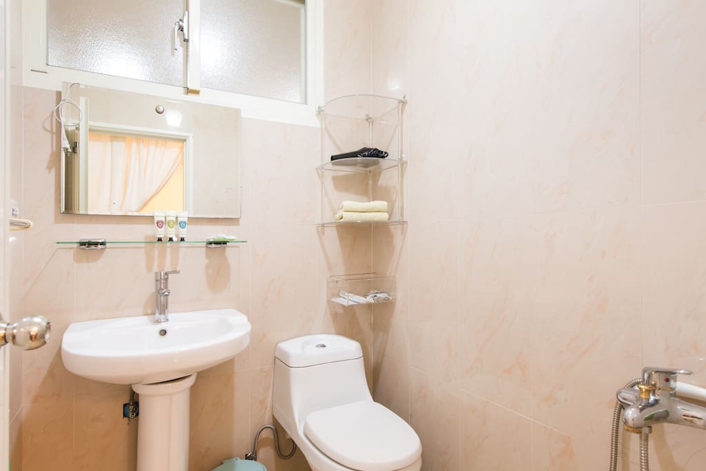 En-suite Bathroom^^
