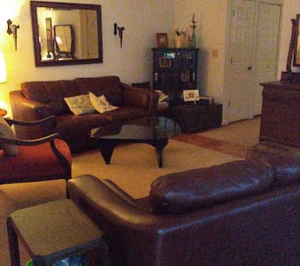 Private home 2 miles from  downtown Blue  Ridge.