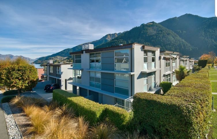 Hot Property Queenstown Ltd managed Airbnb listing 1
