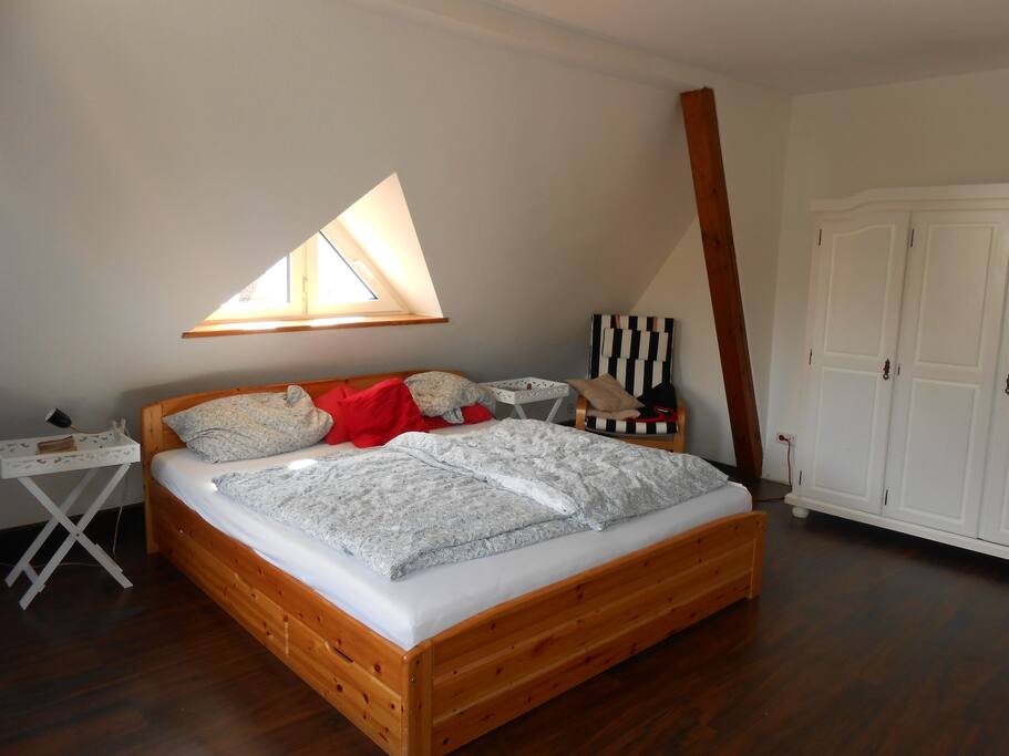 Schlafzimmer 1