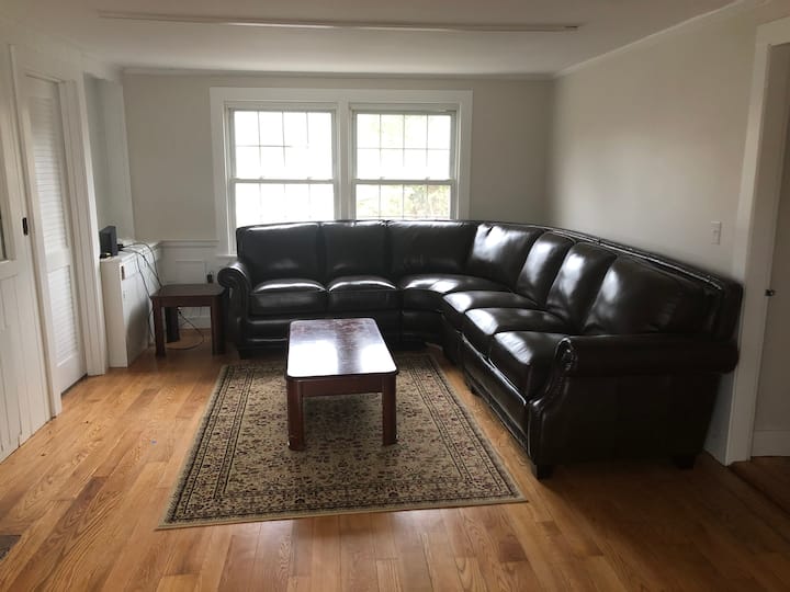 Etinde House The Ideal Place For You And Friends - Northampton, MA