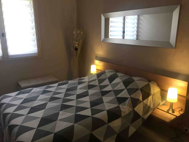 חדר עם מיטה זוגית 140