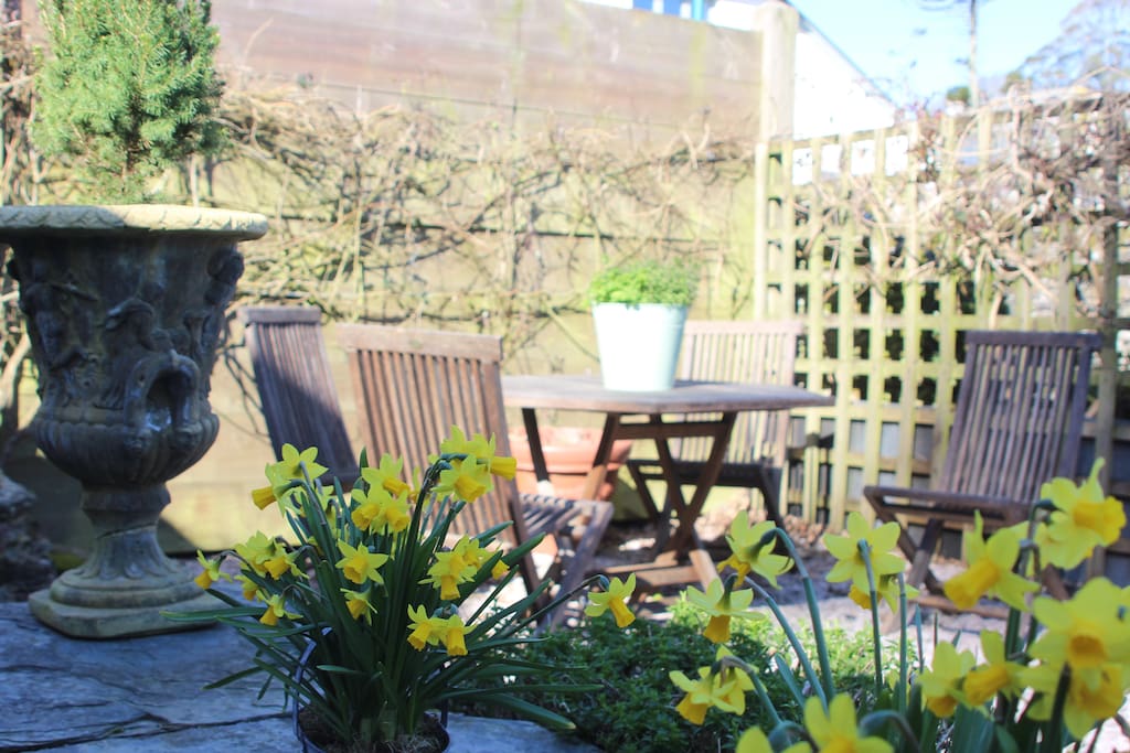 guests private garden