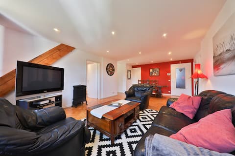 Annonce Airbnb populaire: Spacious apartment, spa and garden. à Munster