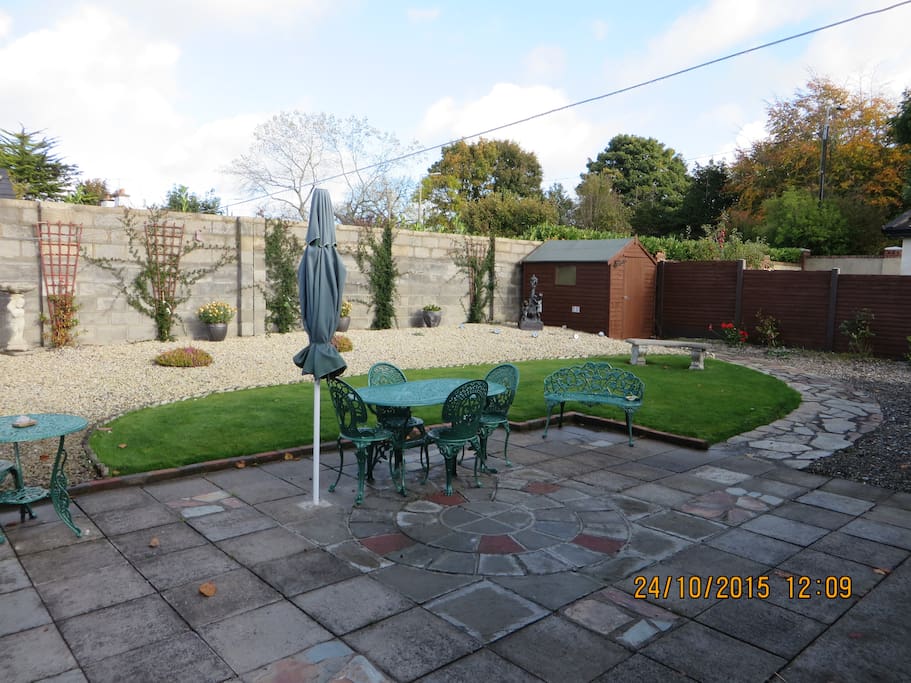 You can enjoy your breakfast here on those lovely Irish mornings