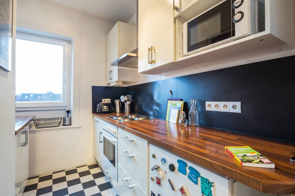 Well organized Kitchen Space for Cooking / Küche