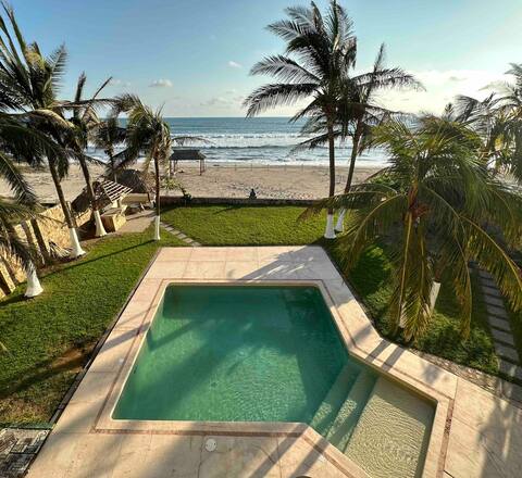 La Casa Amarilla Acapulco / Barra Vieja
