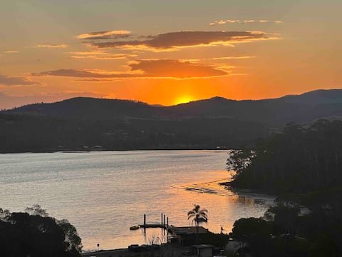 Top Lake Merimbula - Five Bedroom House with Pool