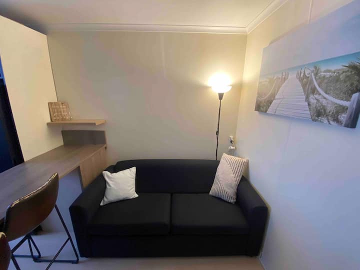 Perth Apartment With Car Park Close To Everything - Subiaco