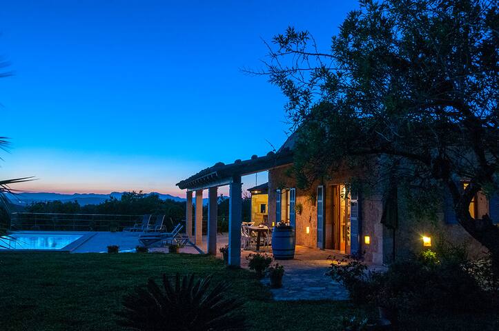 Basti – Fantastic situated finca with pool