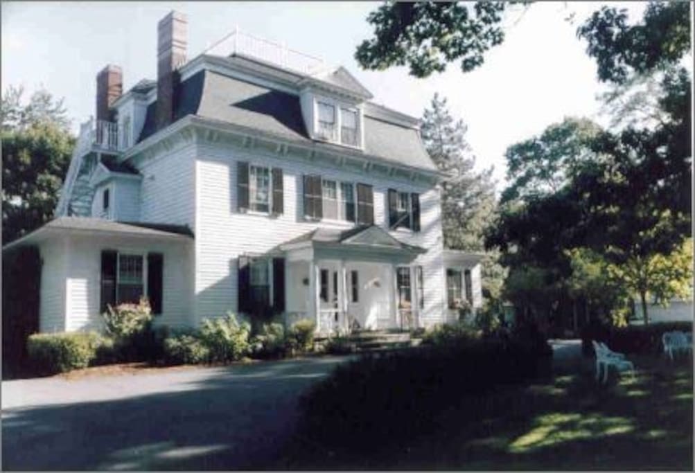 Heritage Home on Waterloo Row..The heart of Fredericton.