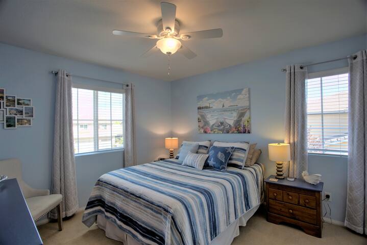 The Cool Blue Retreat near Wine Country