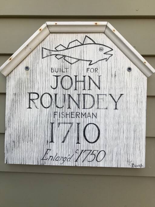 Marblehead sign indicating initial ownership and date built