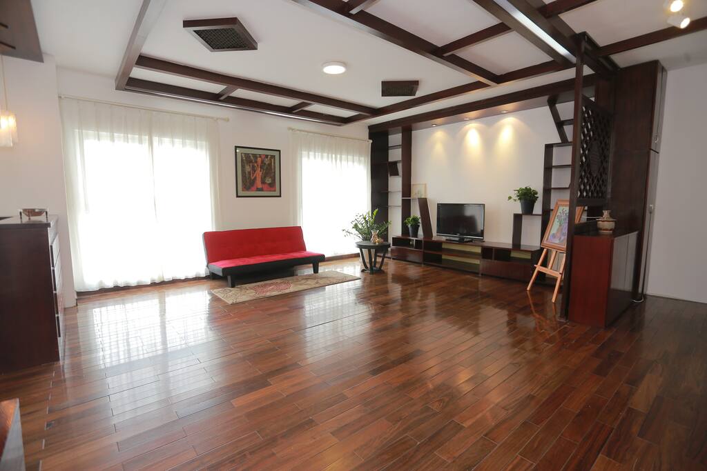 Spacious & cozy living room
