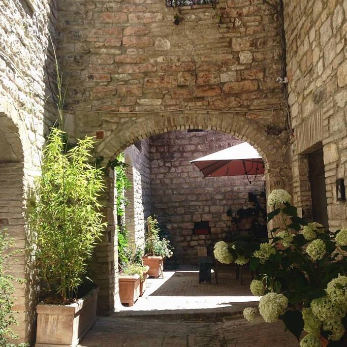 Ingresso della residenza La Corte - cortile