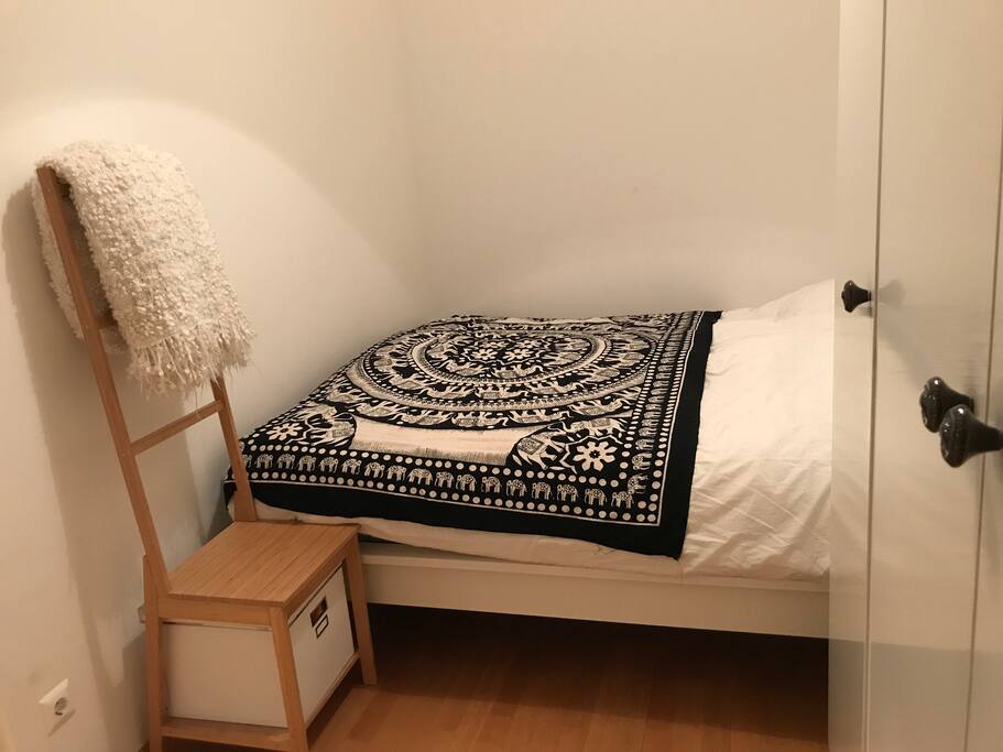 Bedroom (you can lock this room)