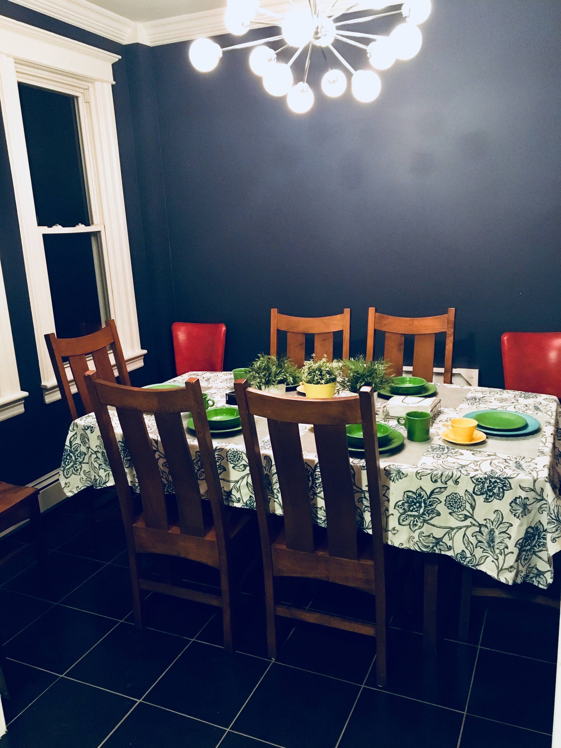 Chic Family Home-Quick Ride to NYC & Opt 4th Rm! — photo 4