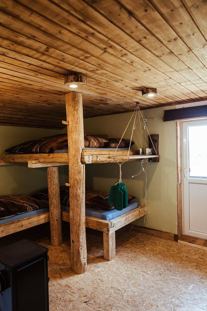 Nyumba ya kwenye mti - Vyumba 4 vya kulala. Kitanda cha watu wawili na Vitanda 2 vya mtu mmoja