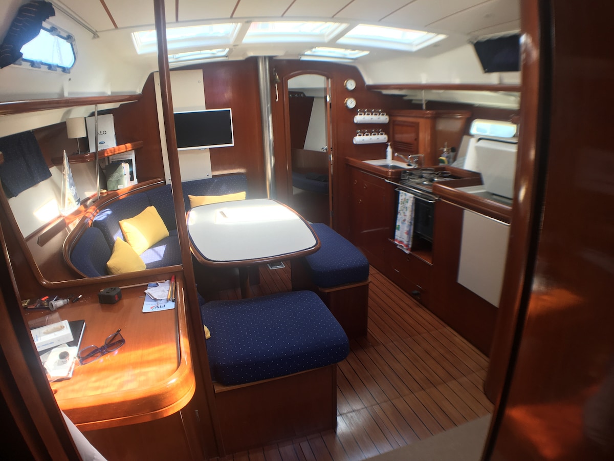 Successful Airbnb property: Dream holiday on a Sailboat in Castellammare Di Stabia