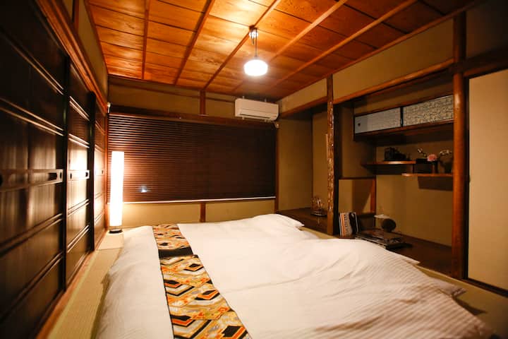 Habitación 2:  Futones
寝室2:布団を敷いた状態