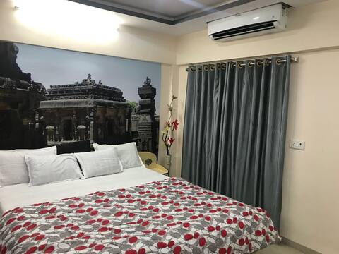 1 Room near Ajanta & Ellora breakfast included #A3