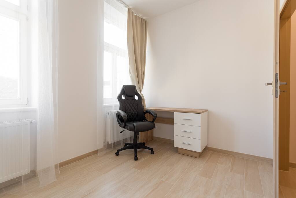 Convenient working space.