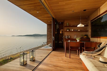 Wooden dream on the beach! - iHouse