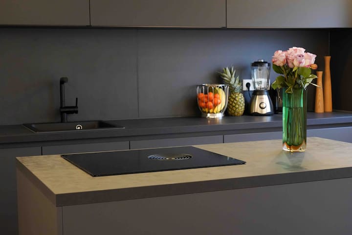 Modern city apartment 2BR – 90qm gallery image 3
