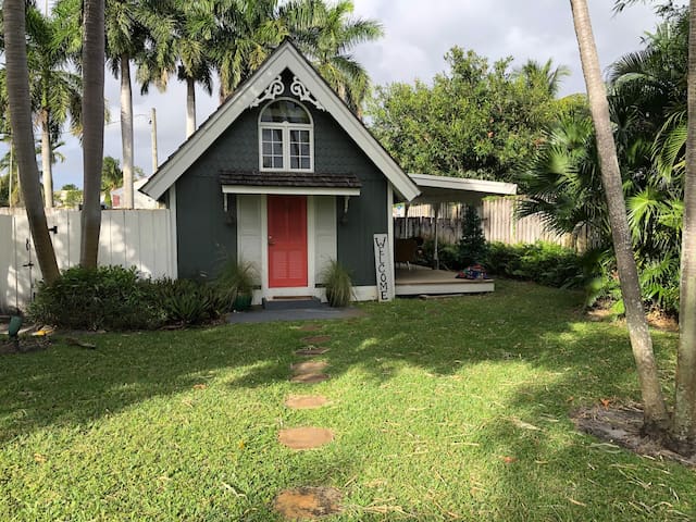 Cutest Guest House in  Delray Beach