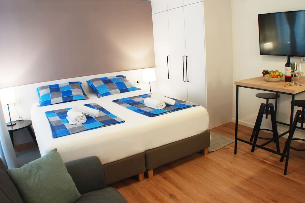 King size bed