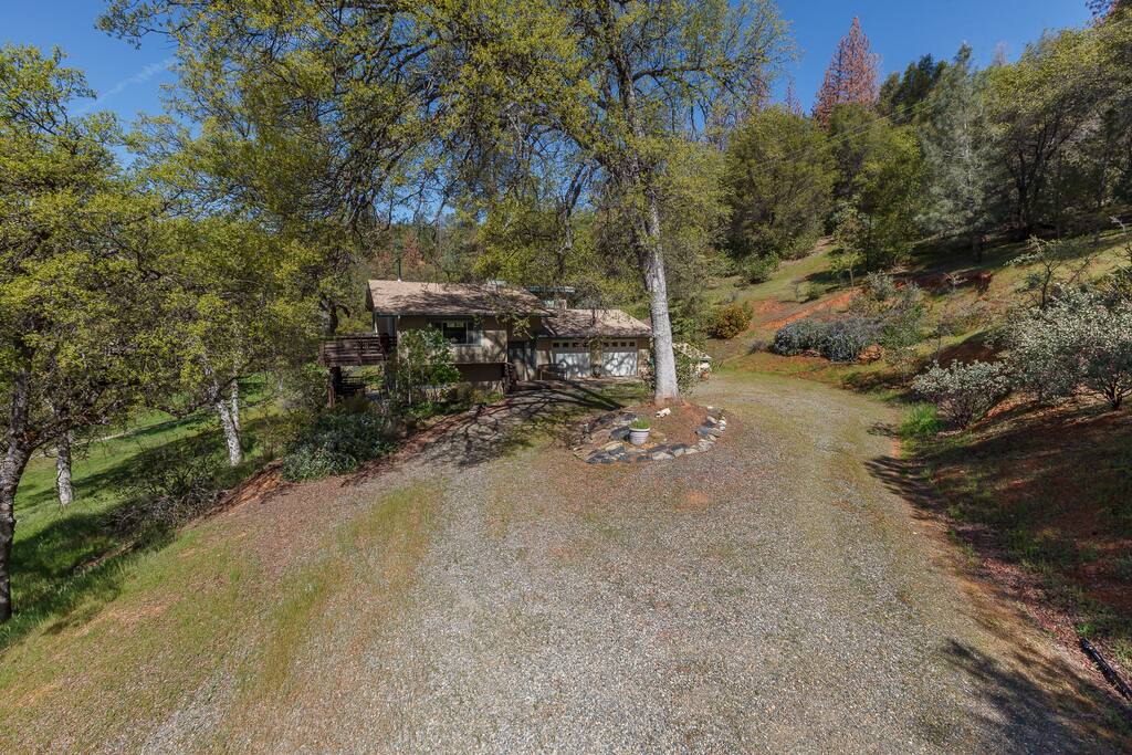 Gravel driveway to the house